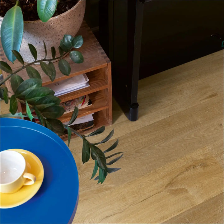 Quick Step Bloom Cotton Oak Natural Luxury Vinyl Flooring | AVMPU40104 Close Up