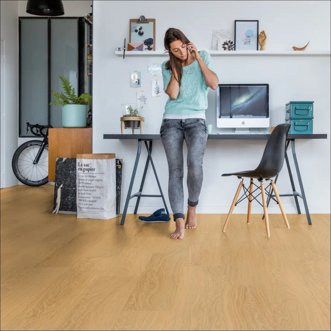 Quick Step Bloom Pure Oak Honey Luxury Vinyl Flooring | AVMPU40098