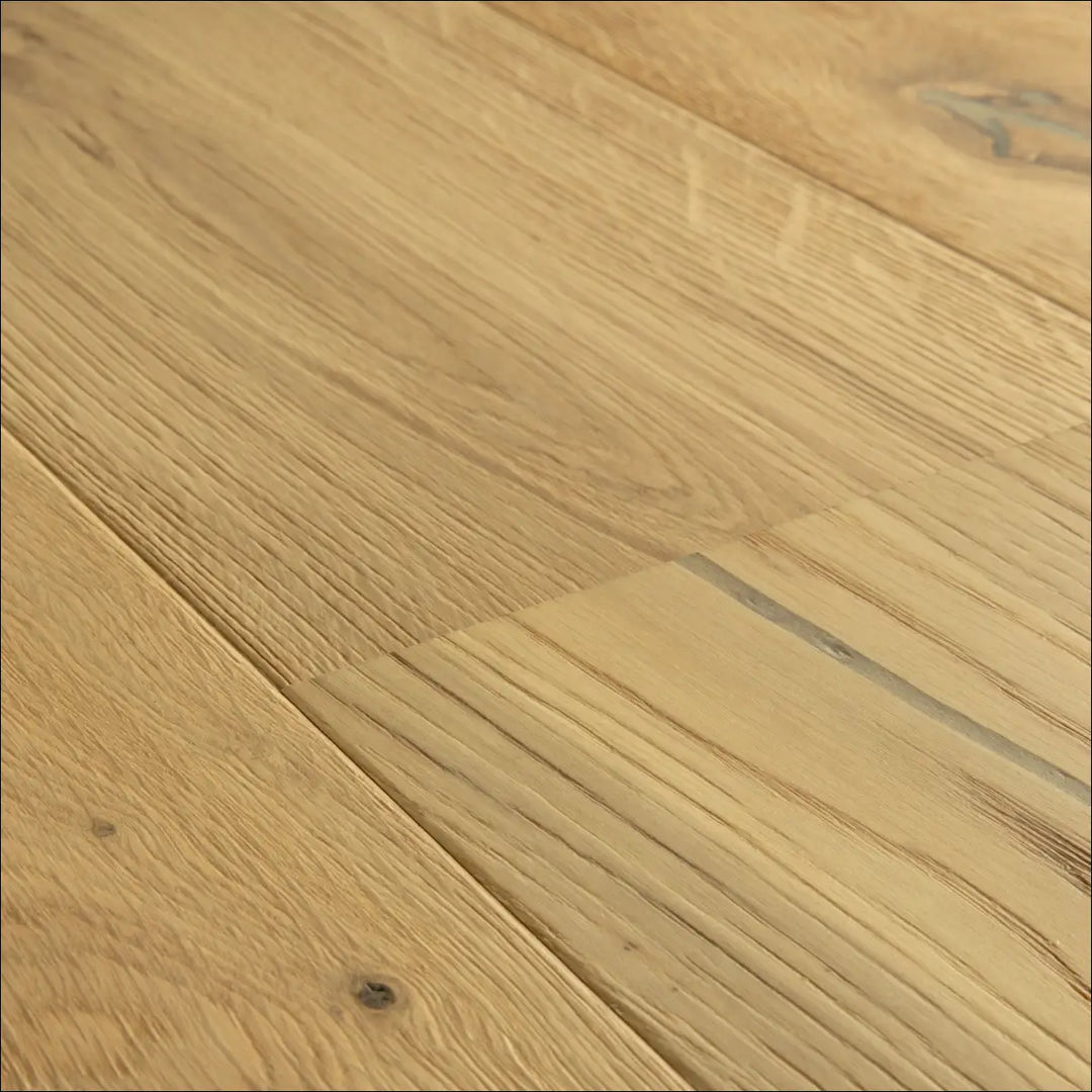Quick Step Cascada Desert Oak Extra Matt Grain Shot 2