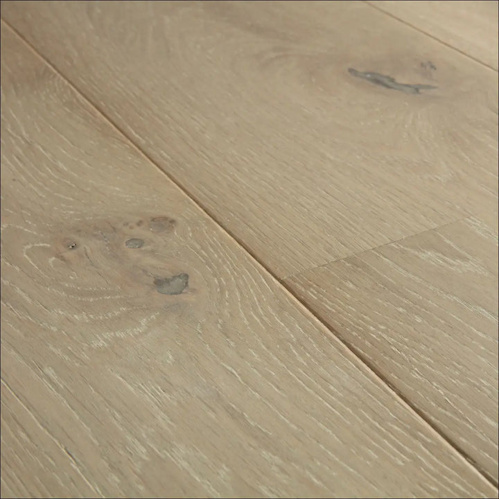 Quick Step Cascada Light Storm Oak Extra Matt Engineered Wood Flooring Knotts Shot