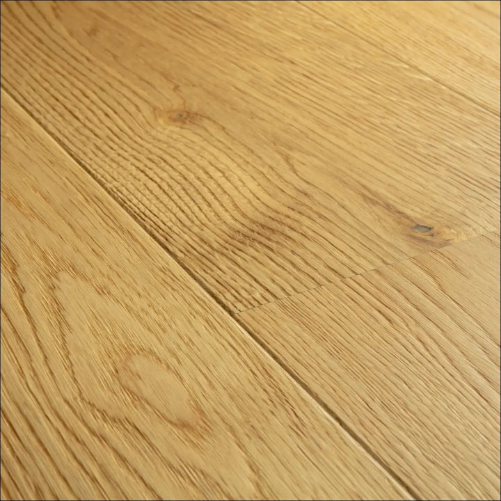 Quick Step Cascada Natural Oak Extra Matt Waterproof Engineered Wood Flooring CASC6032 Grain Shot