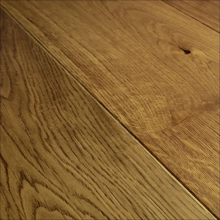 Quick Step Cascada Toffee Brown Oak Extra Matt Engineered Wood Flooring Interior grain shot 2
