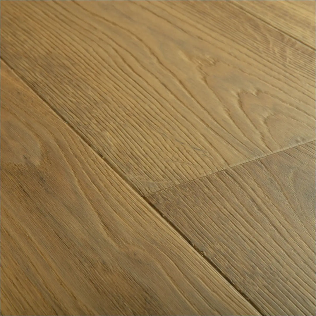 Quick Step Cascada White Cappuccino Oak Extra Matt Engineered Wood Flooring CASC6033 Grain Shot