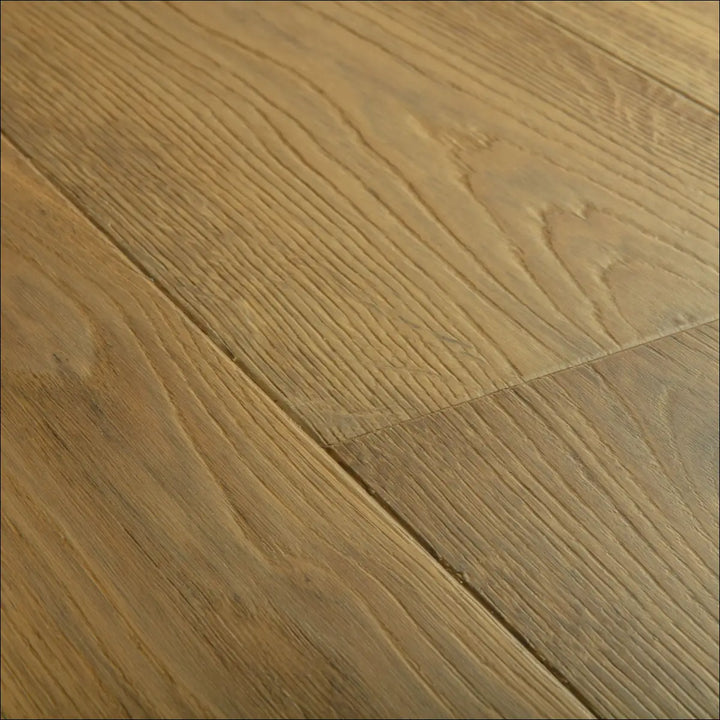 Quick Step Cascada White Cappuccino Oak Extra Matt Engineered Wood Flooring CASC6033 Grain Shot