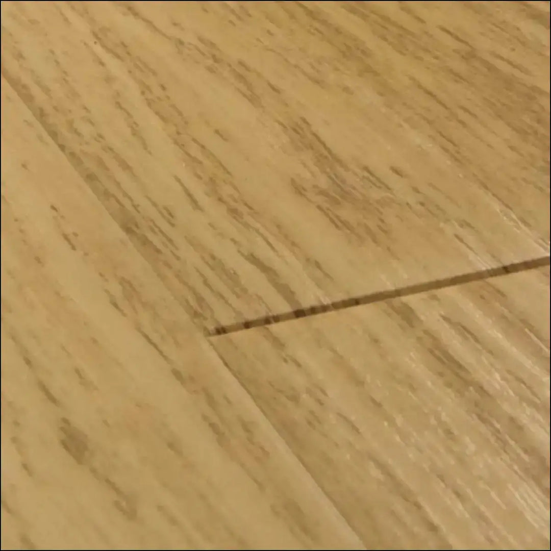 Quick step impressive ultra laminate natural varnished oak