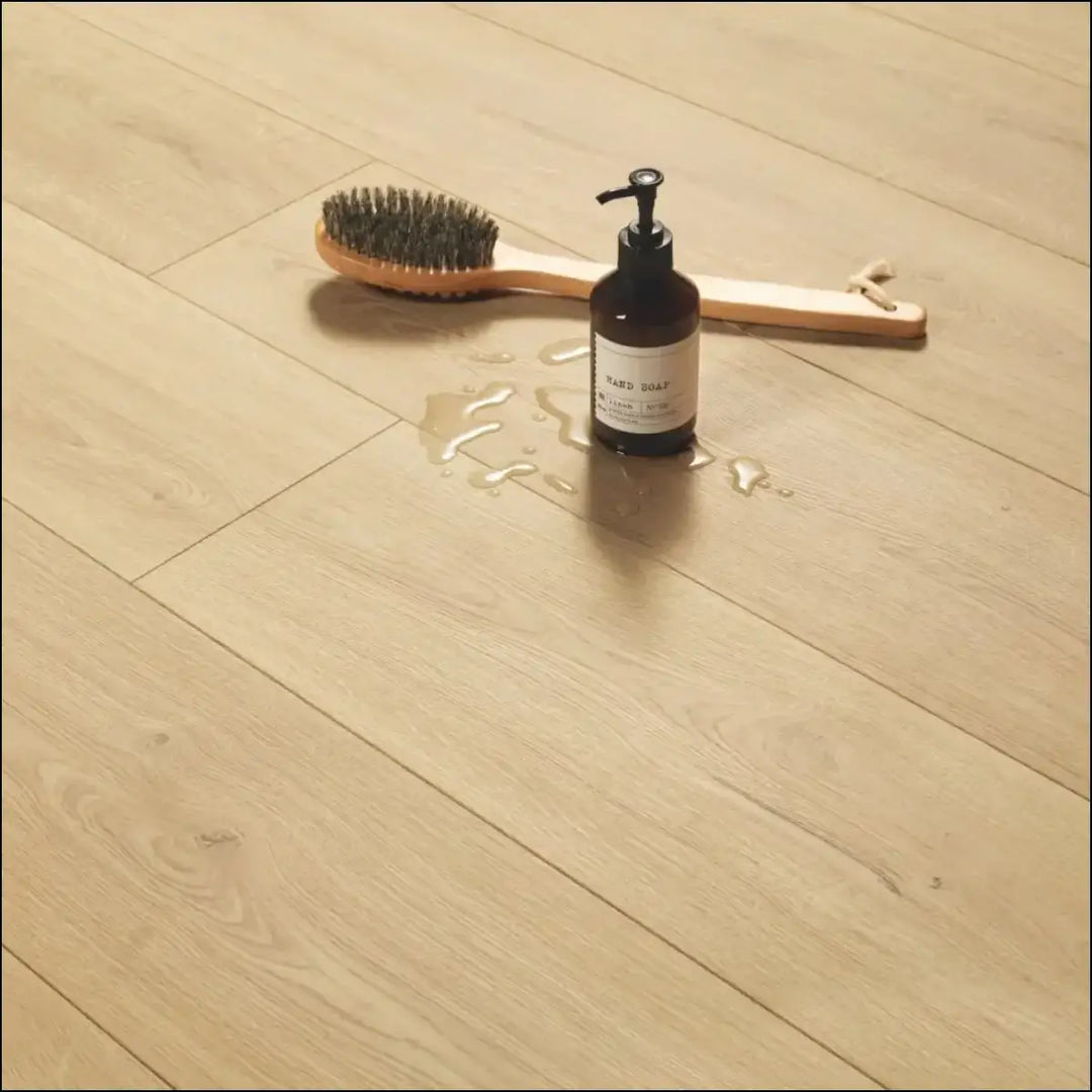 Quickstep capture laminate brushed oak natural
