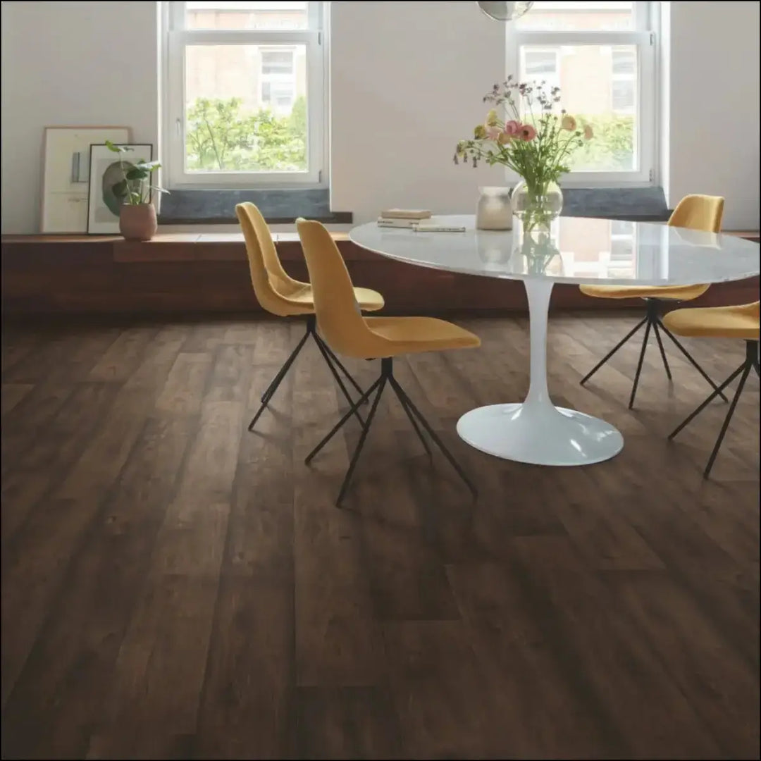 White tulip-style dining table with glossy finish in quick-step capture waxed oak brown laminate modern design