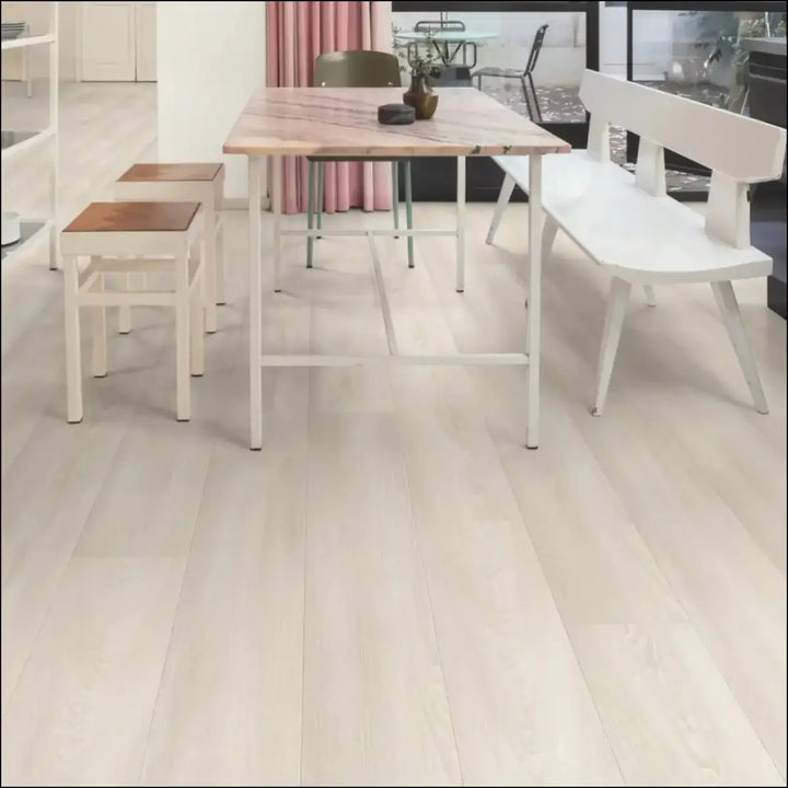 Quickstep capture laminate white premium oak