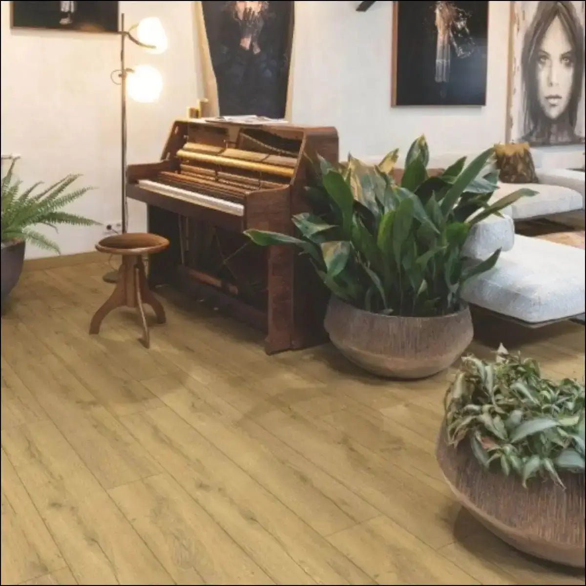 Quickstep classic laminate flooring honey brown oak