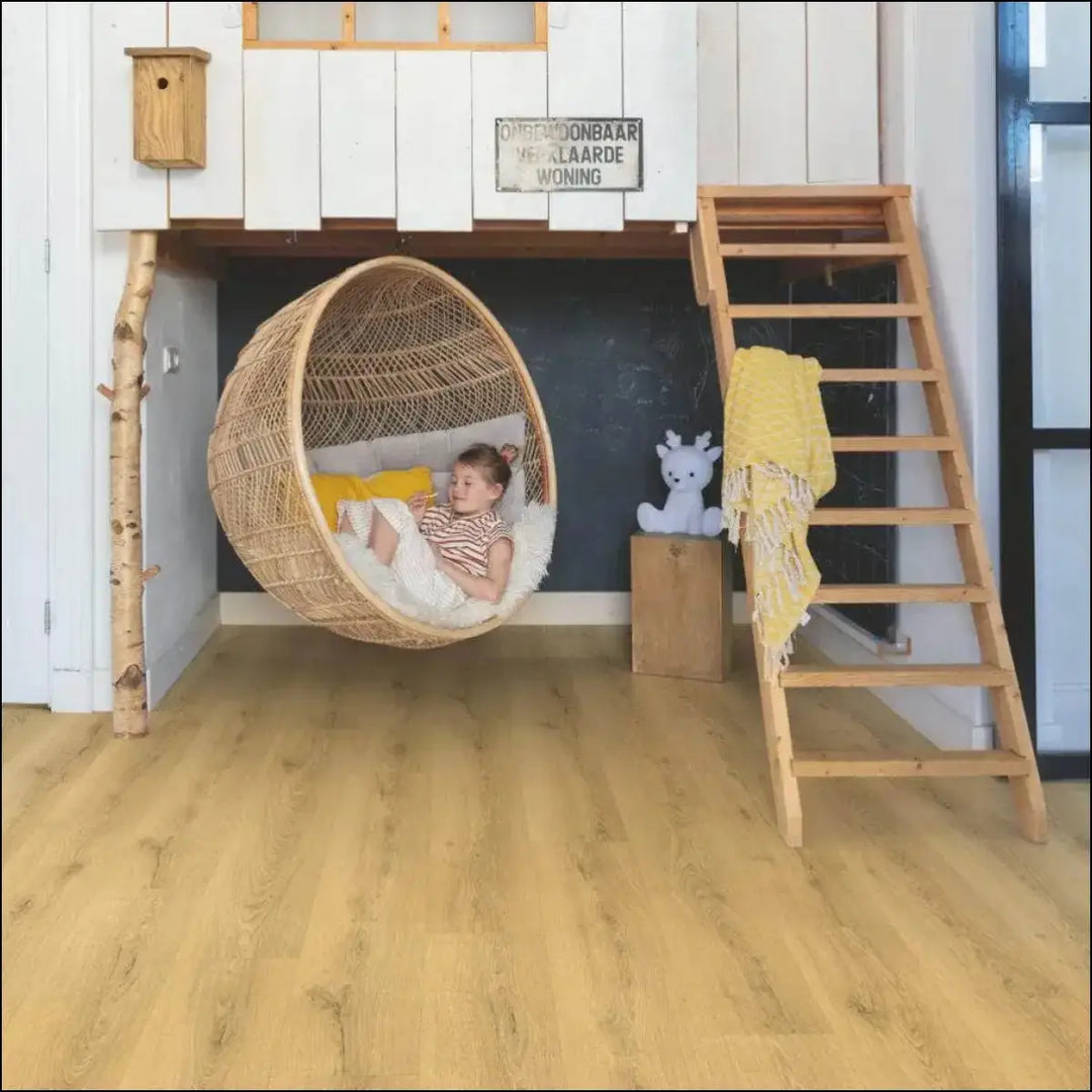 Quickstep classic laminate flooring light oak