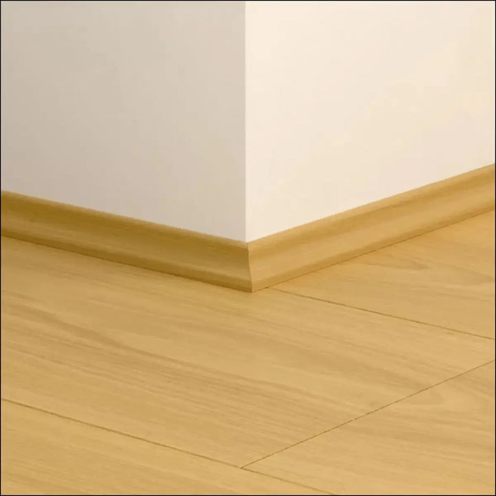 Light oak quickstep classic scotia beading wooden baseboard with smooth finished surface for quick-step flooring